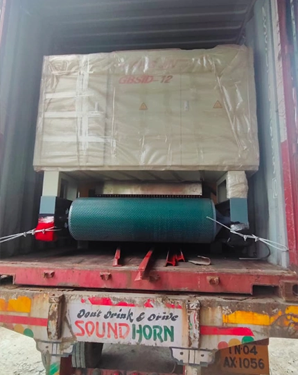 Granifriend- Hhuangjien Line polishing machine unloading